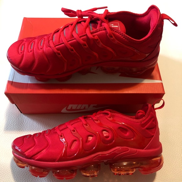 Nike Other - Men’s size 10 air vapormax plus red